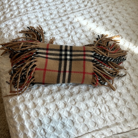 BURBERRY Classic Vintage Check Fringed 100% Cashmere Scarf - Picture 5 of 7